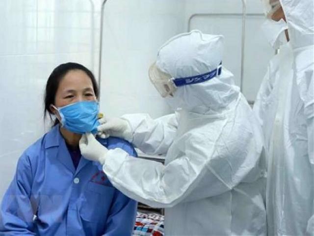 Người nhiễm COVID-19 được điều trị miễn phí, bác sĩ chống dịch được hưởng chế độ, phụ cấp bao nhiêu?