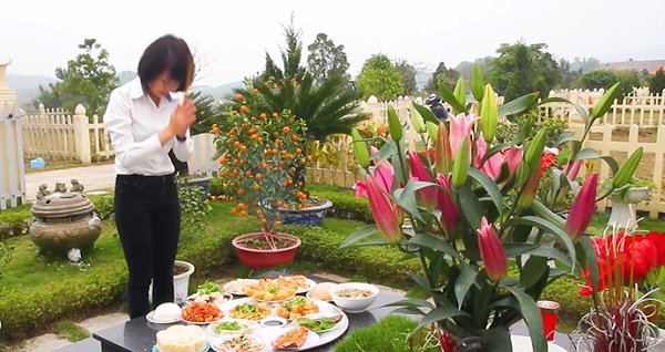 Cách ly toàn xã hội tránh dịch COVID-19, tảo mộ online dịp Tết Thanh minh nở rộ - 4