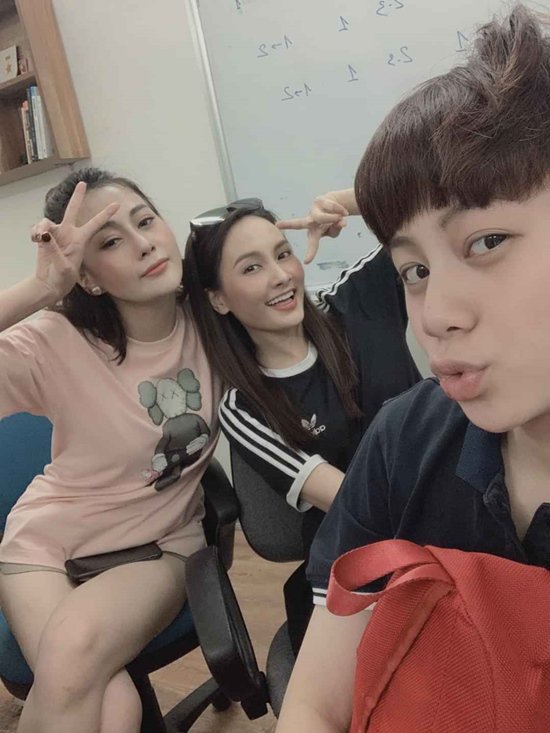 Nữ chính phim VTV giữa tâm dịch: Bạn gái Tiến Linh ế ẩm, Lan Phương vội địu con tìm chồng - 2