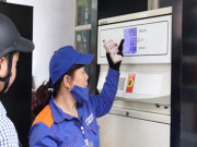 Tiêu dùng - Chiều 29/3, giá xăng dầu giảm mạnh hơn 4.000 đồng/lít, thấp nhất trong 10 năm