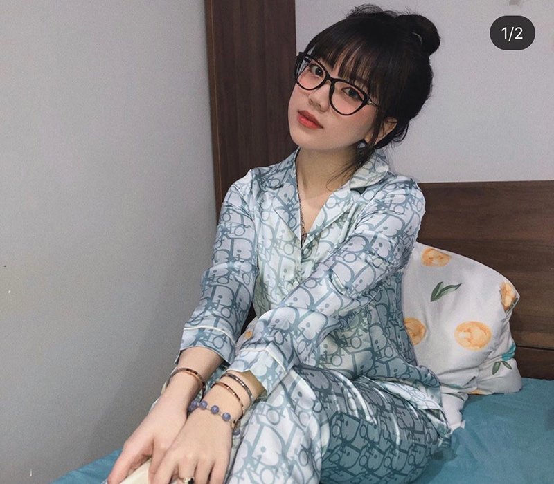 Với hơn 453k người theo dõi trên Instagram có gần 200k follow và YouTube, Bảo Hân được xem  là một trong những hiện tượng mạng được yêu mến nhất nhì hiện nay. 
