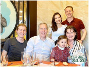 Làm vợ - Cô gái Huế làm dâu Pháp, bố mẹ chồng không ngại quê nghèo, ngồi bệt xuống đất ăn cơm