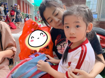 Trước khi mất, Mai Phương từng gắng gượng tự mình lái xe đưa con gái đi học
