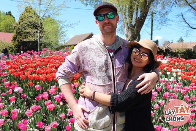 9X Việt cưới chồng Úc, bố mẹ đẻ ăn mừng, bố mẹ chồng lại khóc hết nước mắt - 5