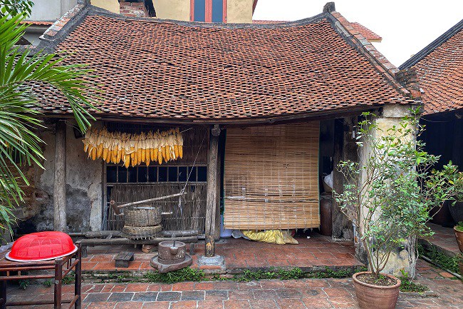 Cận cảnh nhà cổ 300 tuổi trải qua 13 đời “cha truyền con nối” ở ngoại thành Hà Nội - 4