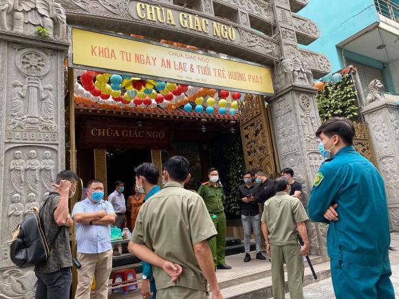 Tang lễ Vân Quang Long ở Việt Nam: Bố ruột kể lời trăn trối, con gái khóc đến lạc giọng - 1