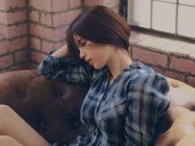 Làm vợ - Sợ con gái lấy chồng nghèo, mẹ mai mối cho người đàn ông hơn 14 tuổi