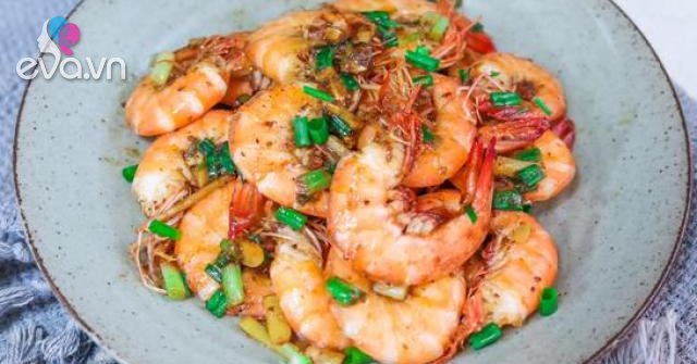 Tôm rim thế này vừa ngon lại nhiều đạm, cả nồi cơm đầy cũng hết sạch