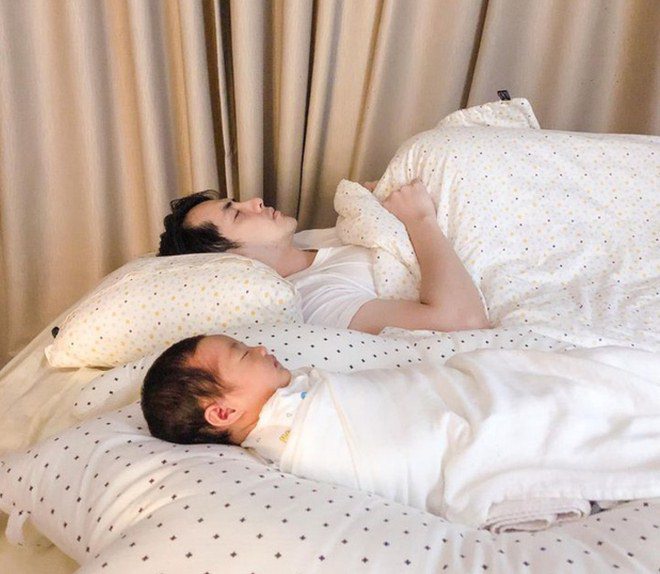 Hoa hậu Đặng Thu Thảo khoe tướng ngủ bá đạo của con giống y đúc chồng doanh nhân - 7