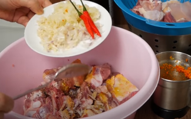 Cách nấu mì Quảng đơn giản thơm ngon chuẩn vị miền Trung - 2
