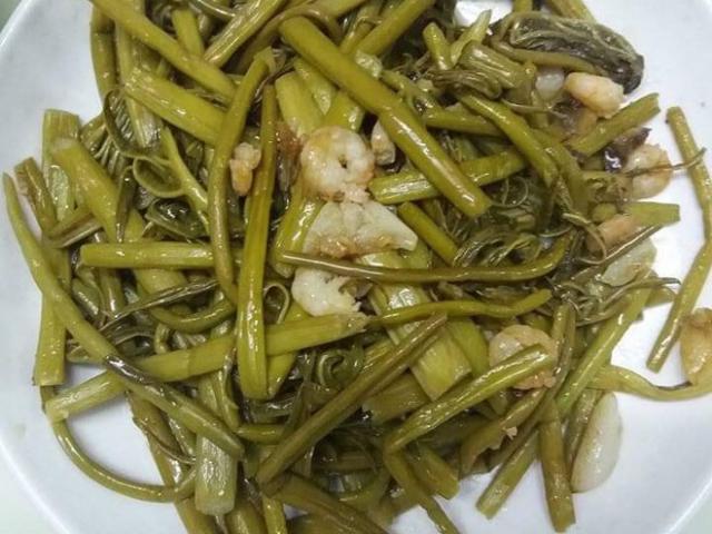 Thứ mọc dại ngoài bờ bụi bỗng trở thành đặc sản nức tiếng, ai ăn cũng khen ngon