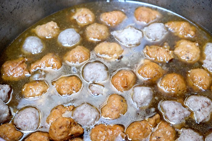 Quán bún Huế không có thịt bò nhưng bán hơn 1.000 bát mỗi ngày, tồn tại suốt 16 năm - 2