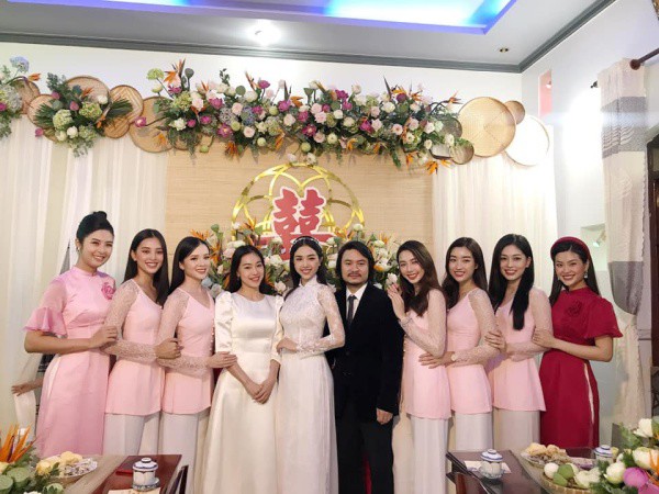 Đỉnh cao nhan sắc của dàn phụ dâu tập hợp loạt Hoa hậu đình đám: Tiểu Vy-Mỹ Linh đẹp đỉnh - 3