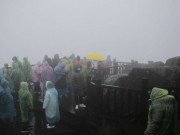 Xem ăn chơi - Nhiệt độ xuống -4 độ C, biển người chen nhau trên đỉnh Fansipan chờ băng tuyết