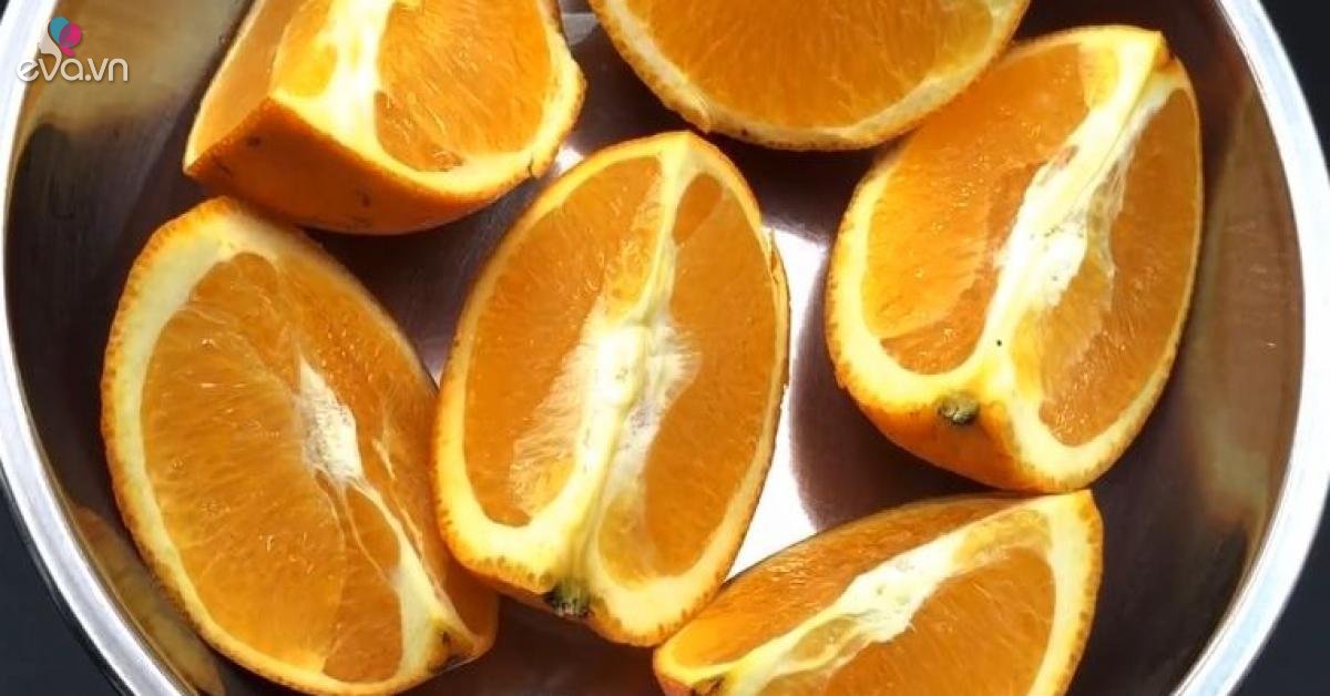 Употребление апельсинов. Прожилки апельсина. Айфон и апельсины. Белые прожилки в мандарине. Последствия частого употребления цитрусовых.