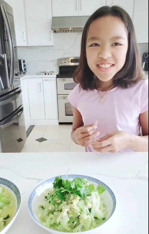 Con gái Việt Hương 10 tuổi tự nấu ăn cực ngon, mẹ đã muốn “chốt đơn” gả đi luôn - 1