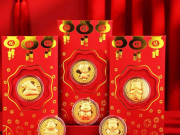 Tiêu dùng - Bao lì xì hình trâu và thần tài mạ vàng "cháy hàng" trước thềm năm mới 2021