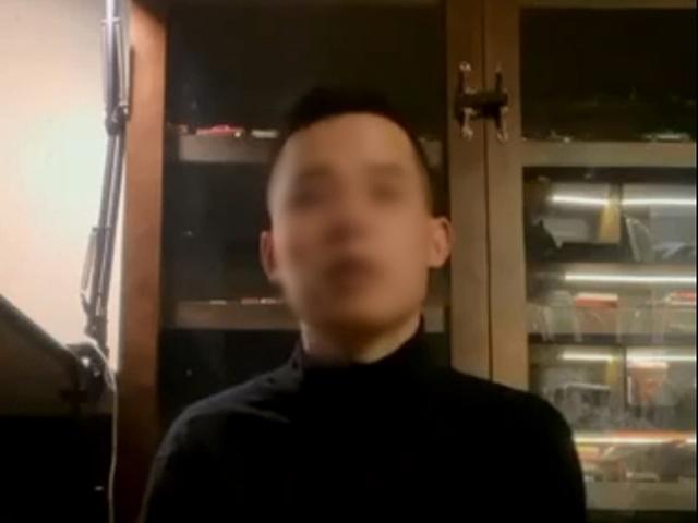 Vụ shipper bị chửi vì không mặc đồng phục: Chủ quán thịt xiên xin lỗi, CĐM đánh giá kém