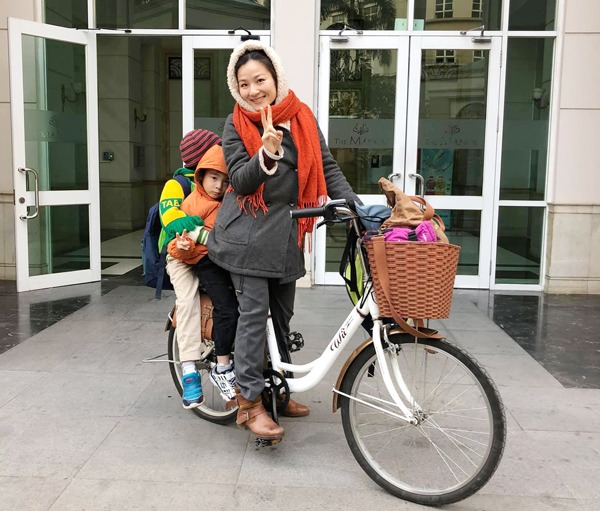 Gặp gỡ người mẹ cho con nhỏ vượt cái rét Hà Nội, dậy sớm đi nhặt rác ở Hồ Gươm - 2