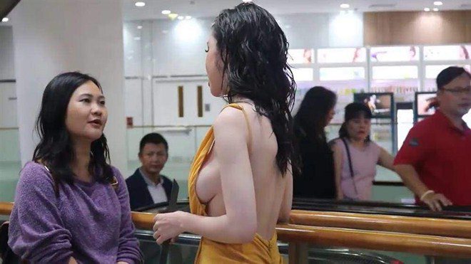 Sau sinh chăm cho con bú, 2 hotgirl ngực khủng người chảy xệ, người vẫn căng tròn - 3