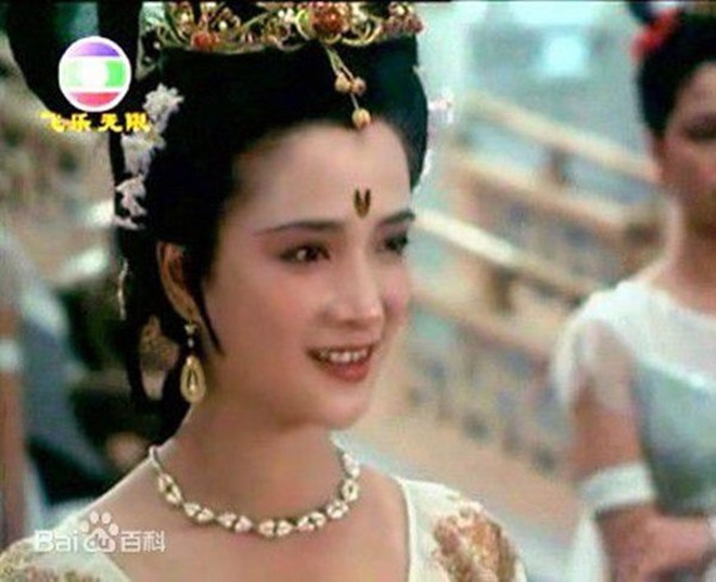 U40 bỏ chồng, mỹ nhân từng mắc bệnh u não giờ được sống sướng như bà hoàng - 5