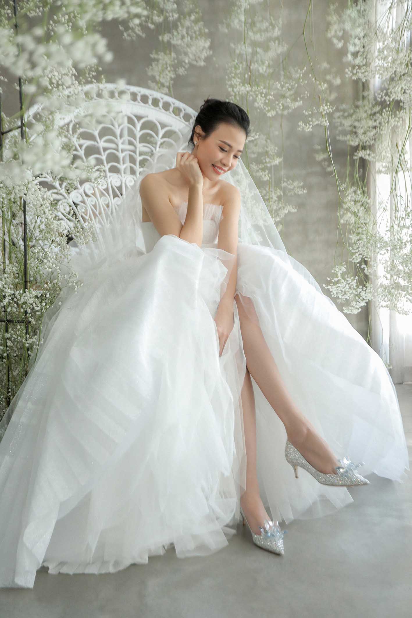 Bí ẩn đôi hài Cinderella đắt đỏ ai cũng thi nhau xỏ: Người lên hương, người đau đớn tháo bỏ - 6