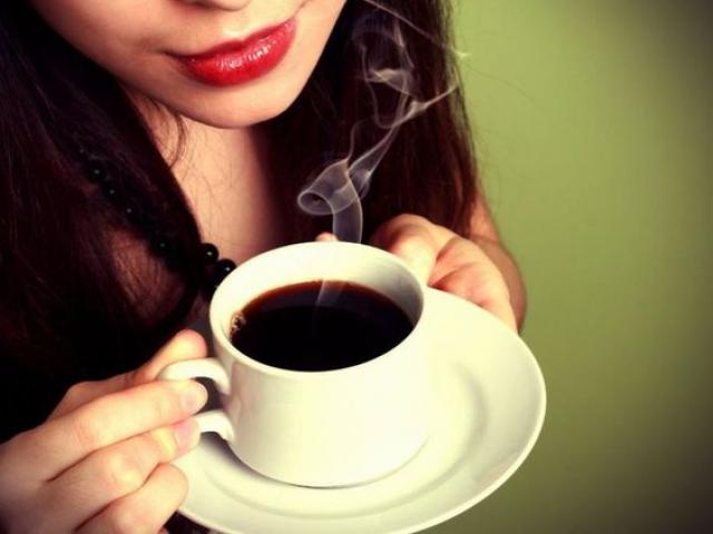 Bao nhiêu tách cà phê mỗi ngày có lợi cho sức khỏe? Uống mức này có thể gây tử vong