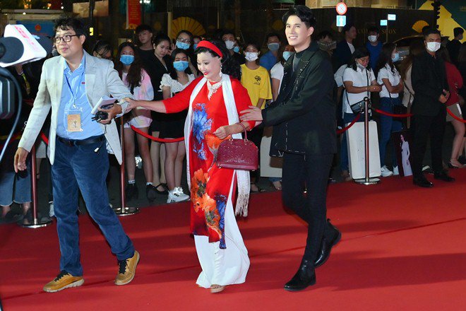 Hóa ra con gái Lê Giang từng là học trò của amp;#34;MC Hoa hậuamp;#34; Vũ Mạnh Cường - 2