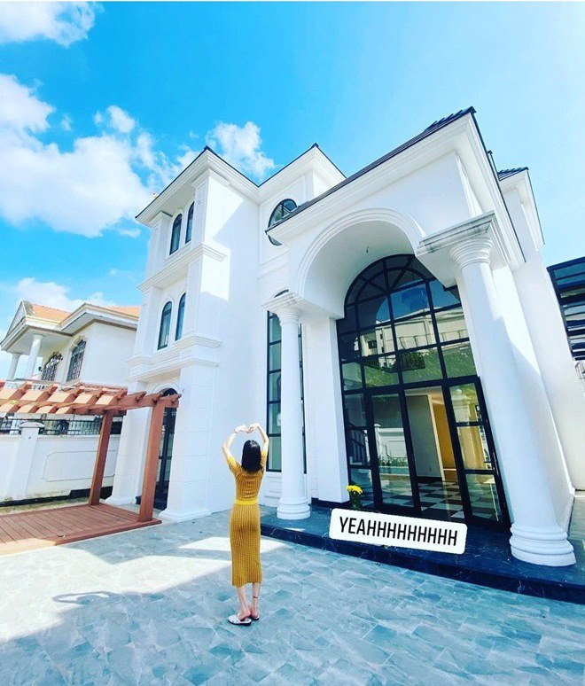 Sao Việt 24h: Lệ Quyên khoe biệt thự amp;#34;khủngamp;#34; mới tậu, ẩn ý chung sống với tình trẻ? - 3