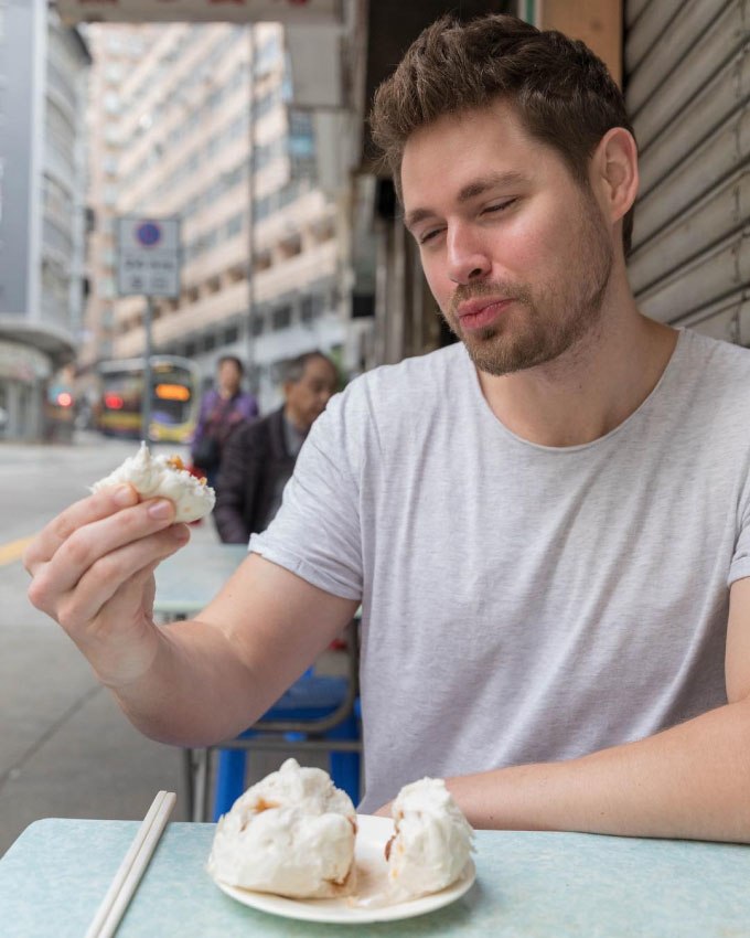 Chàng trai người Mỹ mê đắm ẩm thực Việt: Đi xuyên Việt làm Vlog, ủng hộ tiền cho miền Trung - 1