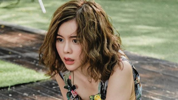 Lột ga giường của mẹ chồng đi giặt, tôi chết đứng với bí mật đằng sau 33 tờ giấy mỏng - 1