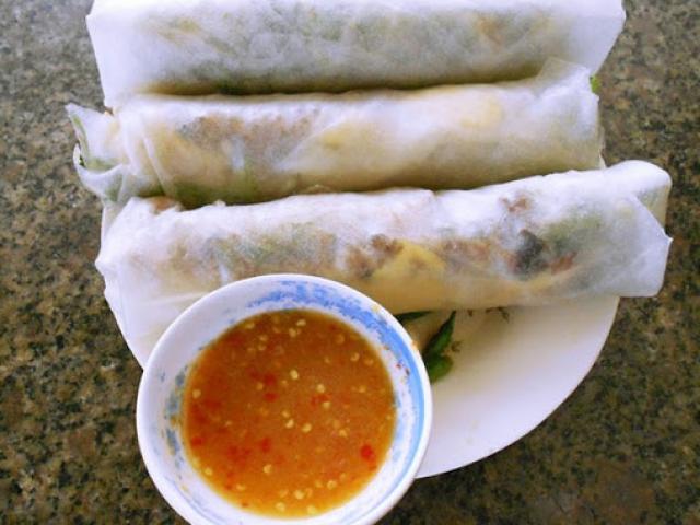 Quán bánh cuốn Bình Định ngày bán hơn nghìn cái nhờ một bí quyết nhỏ