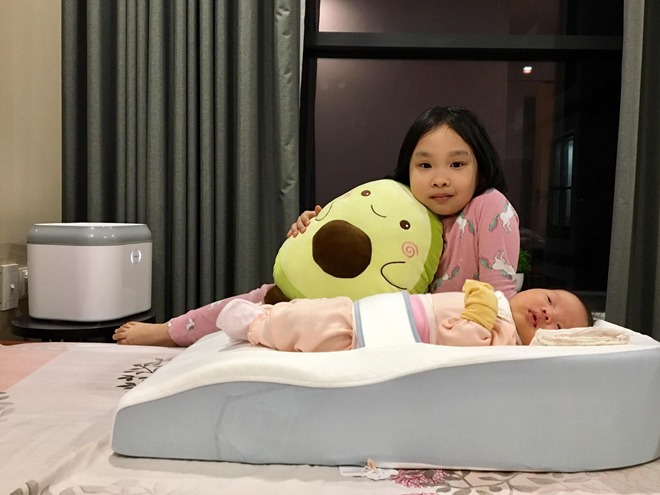 Hương Giang chụp cùng em bé đáng yêu, hóa ra là con người phụ nữ cho cô mượn danh phận - 10