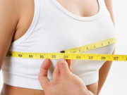 Nữ sinh lớp 8 có vòng ngực to gấp 4 lần người lớn