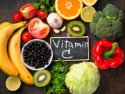 Sức khỏe - Bác sĩ chỉ những dấu hiệu giúp bạn tự nhận biết mình đang thiếu vitamin A, B, C hay D