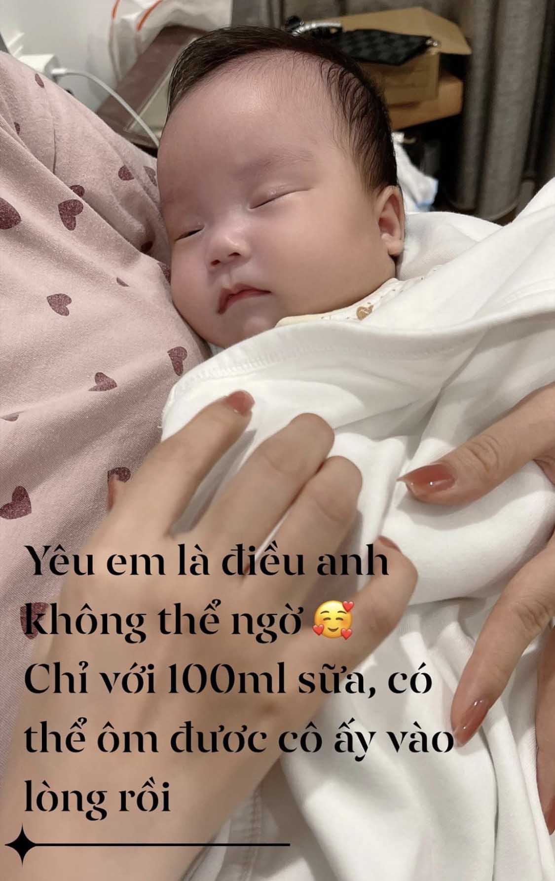 3 mỹ nhân Việt vừa sinh đôi: Mẹ mang bầu vất vả, con ra đời giống bố như đúc - 10