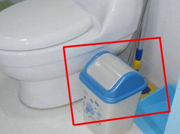 Thùng rác trong nhà vệ sinh phải có nắp, lý do đơn giản 99% đều làm sai - 1