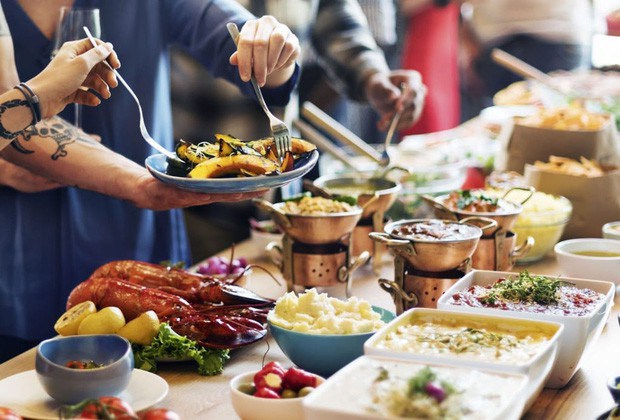 Khách ăn buffet amp;#34;thả gaamp;#34; vẫn lỗ nặng vì mắc những sai lầm không ngờ này - 1