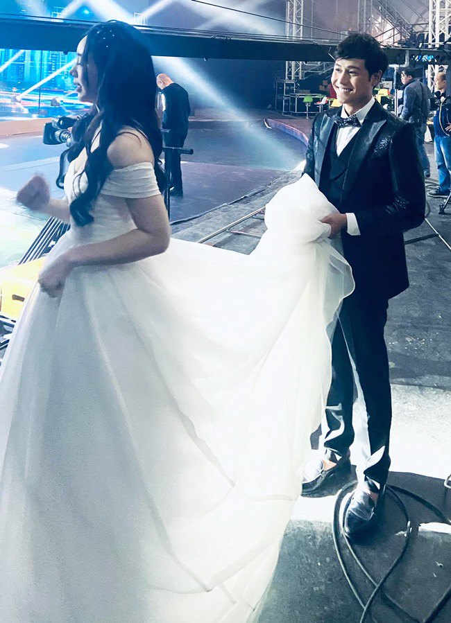 Quỳnh Kool làm cô dâu được Thanh Sơn nâng váy, đáng chú ý nhất là lời hứa hẹn tương lai - 2