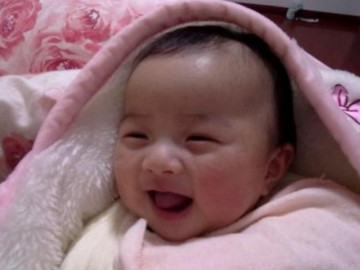 Vất vả chăm con cả năm trời, người mẹ thất vọng khi con cất tiếng nói đầu tiên