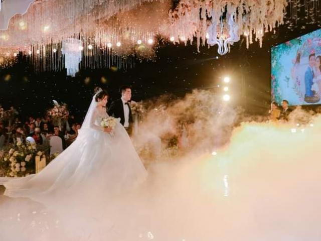 Tin tức 24h: Bất ngờ lộ hình ảnh cô dâu, chú rể trong đám cưới siêu khủng ở Ninh Bình