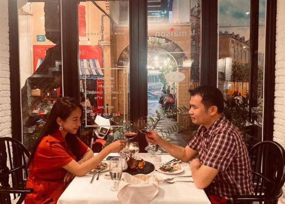 Vân Hugo lần đầu khoe rõ mặt chồng sắp cưới - 5