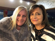 Tin tức - Người phụ nữ 3 năm theo dõi mẹ ruột trên MXH nhưng không dám nhận và cái kết viên mãn