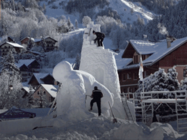 Clip Eva - Ấn tượng với những tác phẩm điêu khắc từ tuyết