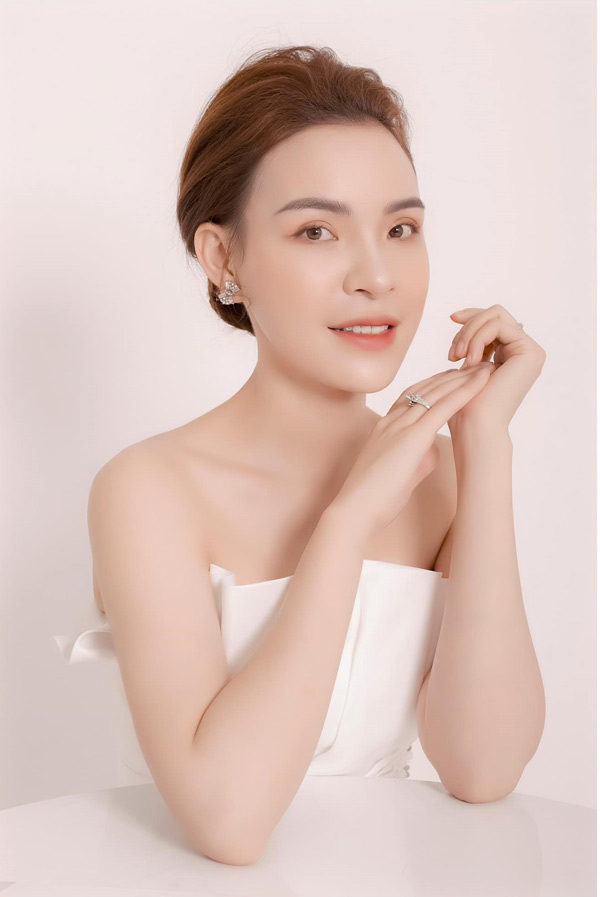 Hạnh phúc viên mãn của nữ doanh nhân xinh đẹp Trần Hoài - 2