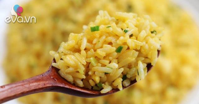 Cơm rang trứng cho lòng trắng hay đỏ thì ngon, đầu bếp mách điều cực hay