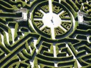 Clip Eva - Bí ẩn về người đàn ông tạo ra hơn 700 chiếc mê cung trên thế giới