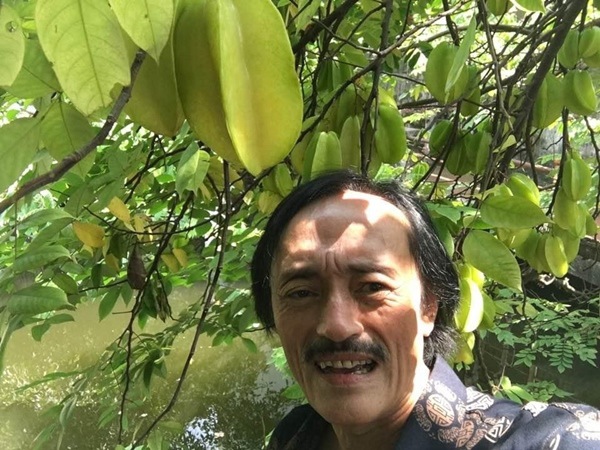 Mua nhà cách Hà Nội 30km nghỉ ngơi, nghệ sĩ Giang Còi Tết đội nón ra vườn nhặt cỏ - 14