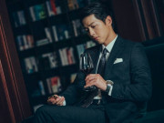 Giải trí - Hậu ly hôn, Song Joong Ki đổi hình tượng lạnh lùng siêu ngầu, nhưng vẫn bị chê "một màu"