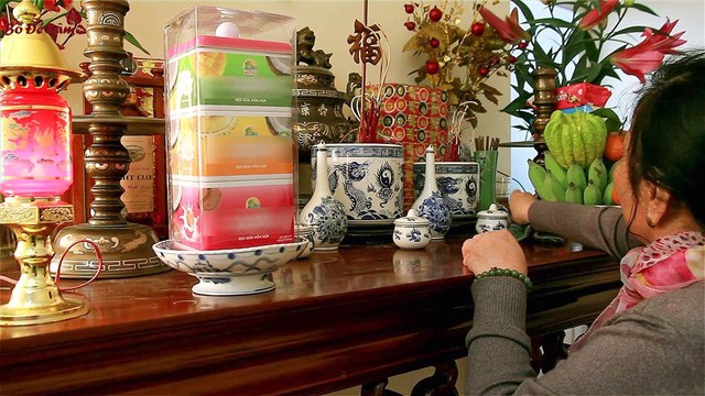 Tỉa chân hương trước hay sau khi cúng ông Công ông Táo, câu hỏi nhiều gia đình vẫn còn băn khoăn?